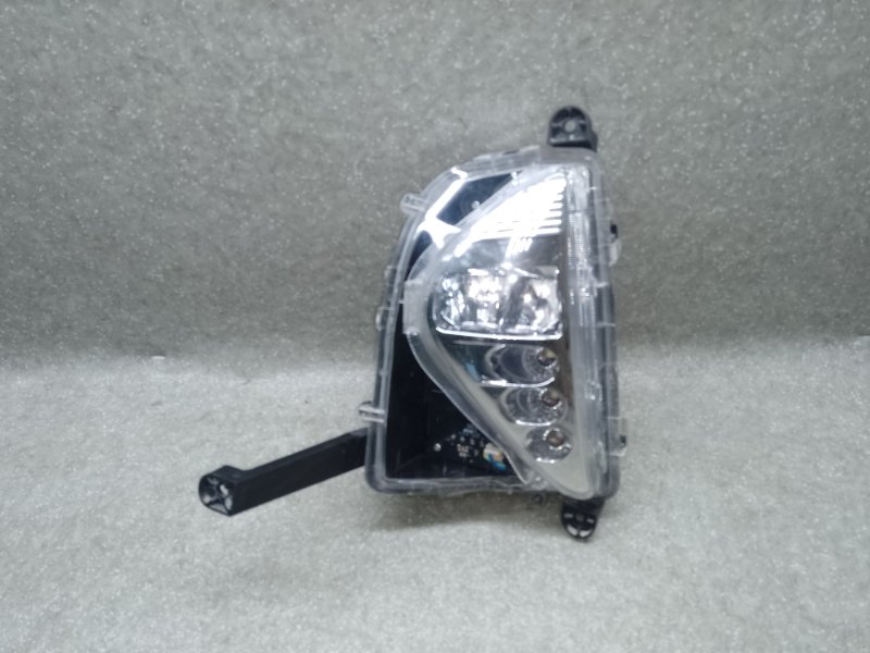 Дневной ходовой огонь левый TOYOTA PRIUS 16- 2017 1.8 2ZRFXE 81220-47030 Б/У