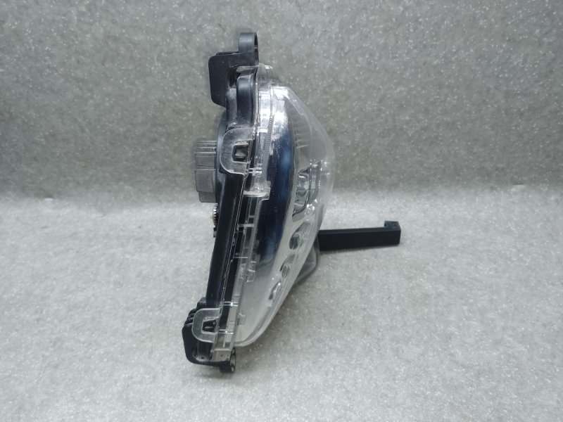 Дневной ходовой огонь правый PRIUS 16- 2017 1.8 2ZRFXE