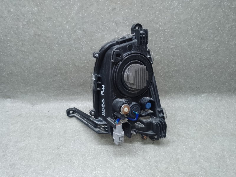 Дневной ходовой огонь правый TOYOTA PRIUS 16- 1.8 2ZRFXE