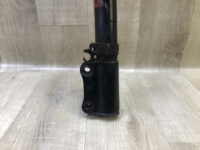 Амортизатор передний правый CAMRY 30 02-06 2002 3.0 1MZFE Амортизатор передний правый CAMRY 30 02-06 2002 3.0 1MZFE