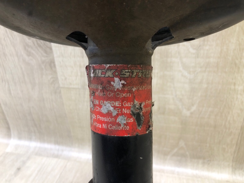 Амортизатор передний правый CAMRY 30 02-06 2002 3.0 1MZFE Амортизатор передний правый CAMRY 30 02-06 2002 3.0 1MZFE