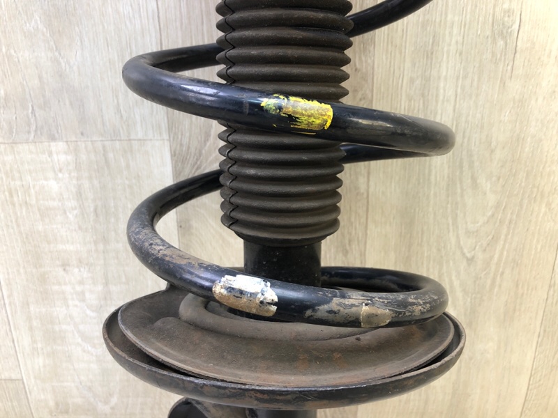 Амортизатор передний правый NISSAN PATHFINDER R52 12-21 3.5 VQ35DE