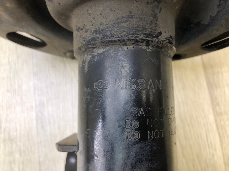 Амортизатор передний правый PATHFINDER R52 12-21 2013 3.5 VQ35DE