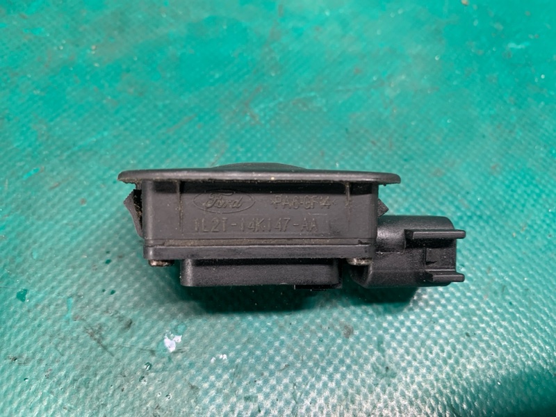 Кнопка открывания багажника наружная FUSION 14- 2016 C15HDTX