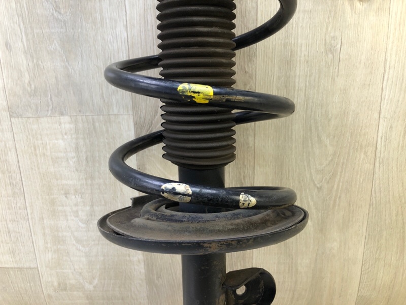 Амортизатор передний левый NISSAN PATHFINDER R52 12-21 3.5 VQ35DE