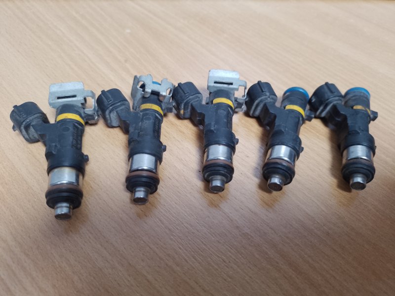 Форсунка топливная INFINITI M35/M45 04-10 16600-CD700 Б/У