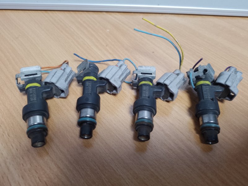 Форсунка топливная NISSAN TIIDA/VERSA C11 04-11 16600-EN200 Б/У