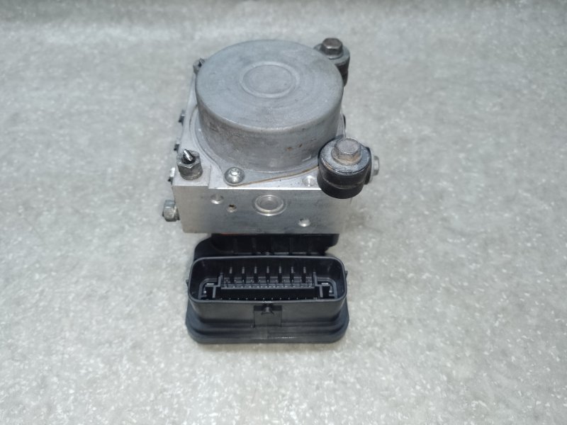 Блок ABS TOYOTA PRIUS 16- 2017 1.8 2ZRFXE 44050-47060 Б/У