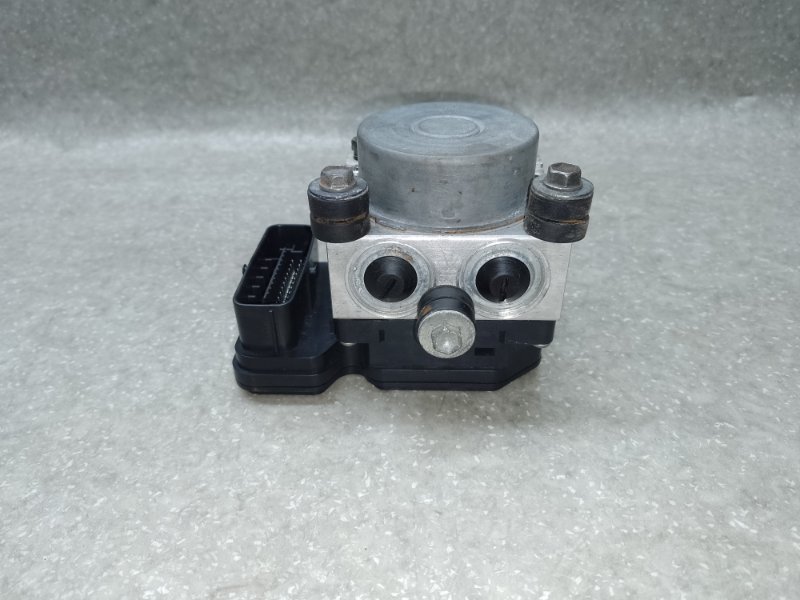 Блок ABS PRIUS 16- 2017 1.8 2ZRFXE