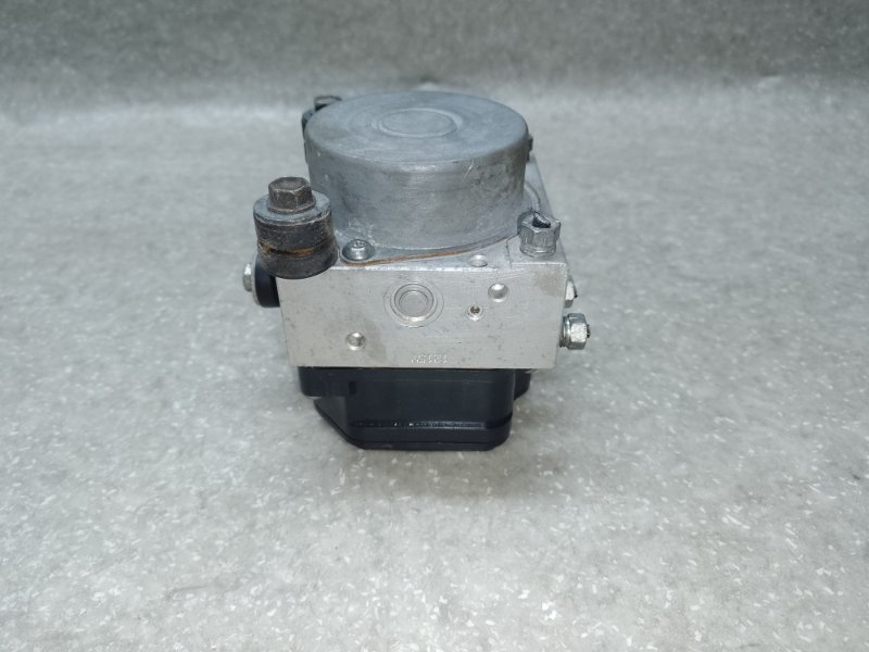 Блок ABS PRIUS 16- 2017 1.8 2ZRFXE