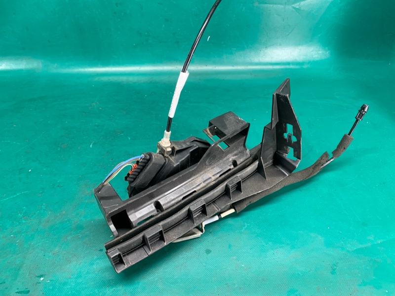 Замок двери передний левый FUSION 14- 2016 C15HDTX