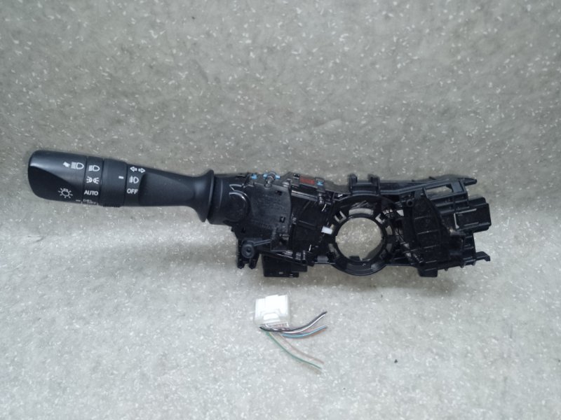 Запчасть подрулевой переключатель левый TOYOTA PRIUS 16- 2017 1.8 2ZRFXE 84140-42140 Б/У Подрулевой переключатель левый TOYOTA PRIUS 16- 2017 1.8 2ZRFXE 84140-42140 Б/У