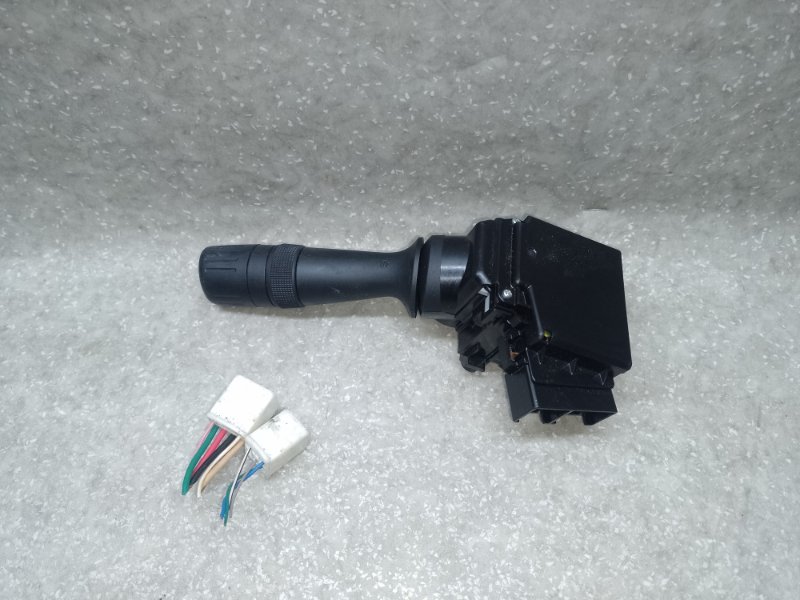 Подрулевой переключатель правый TOYOTA PRIUS 16- 1.8 2ZRFXE Подрулевой переключатель правый TOYOTA PRIUS 16- 1.8 2ZRFXE