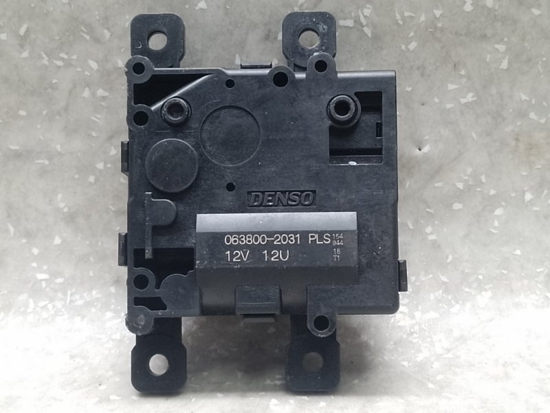 Запчасть моторчик заслонки печки TOYOTA PRIUS 16- 2017 1.8 2ZRFXE 87106-48240 Б/У Моторчик заслонки печки TOYOTA PRIUS 16- 2017 1.8 2ZRFXE 87106-48240 Б/У