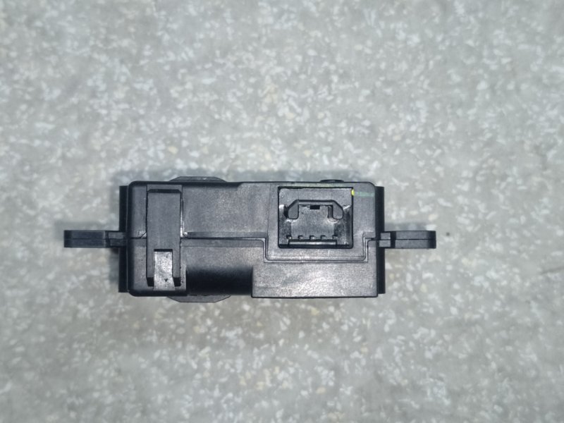 Моторчик заслонки печки TOYOTA PRIUS 16- 1.8 2ZRFXE Моторчик заслонки печки TOYOTA PRIUS 16- 1.8 2ZRFXE