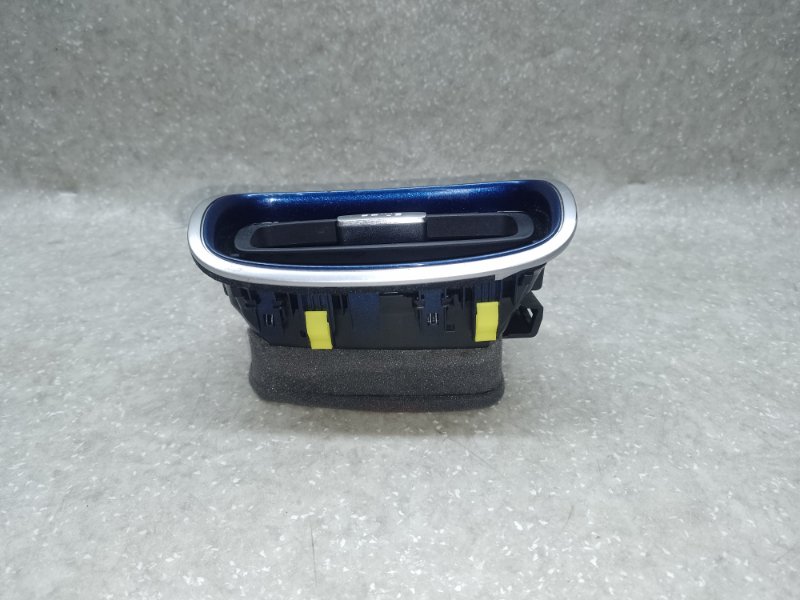 Дефлектор воздушный правый PRIUS 16- 2017 1.8 2ZRFXE