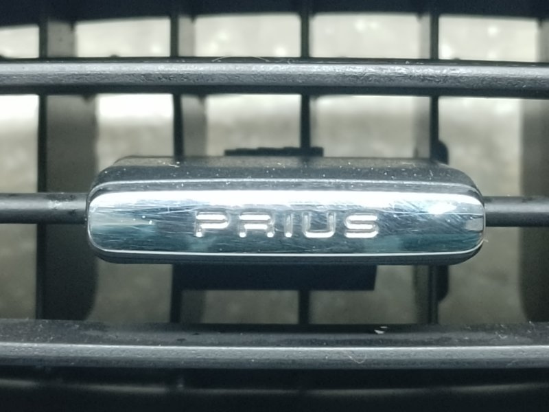 Дефлектор воздушный правый PRIUS 16- 2017 1.8 2ZRFXE