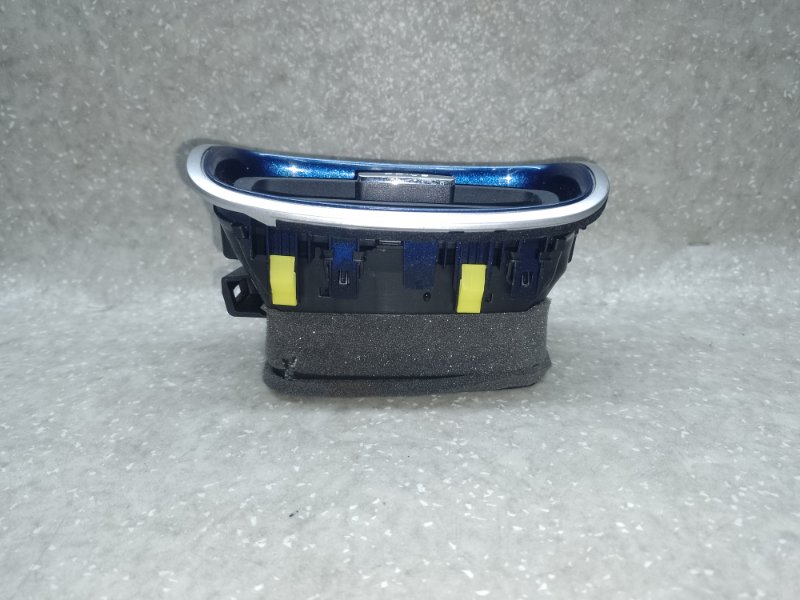 Дефлектор воздушный левый PRIUS 16- 2017 1.8 2ZRFXE