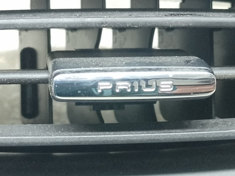 Дефлектор воздушный левый PRIUS 16- 2017 1.8 2ZRFXE