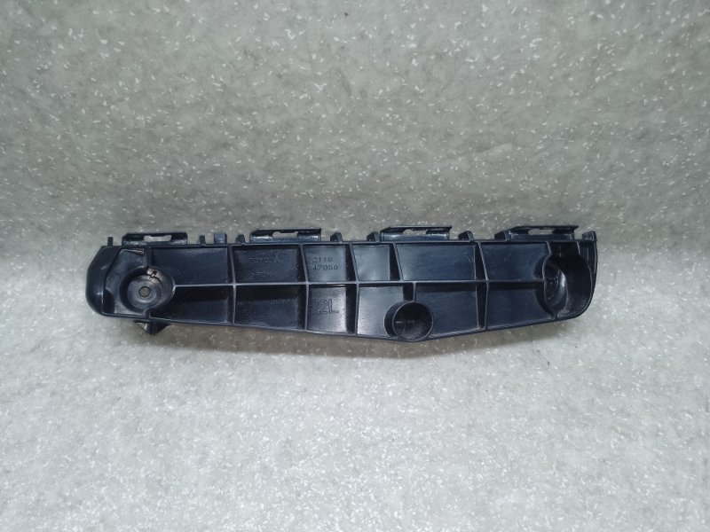 Запчасть кронштейн переднего бампера (на крыле) левый TOYOTA PRIUS 16- 2017 1.8 2ZRFXE 52116-47050 Б/У Кронштейн переднего бампера (на крыле) левый TOYOTA PRIUS 16- 2017 1.8 2ZRFXE 52116-47050 Б/У