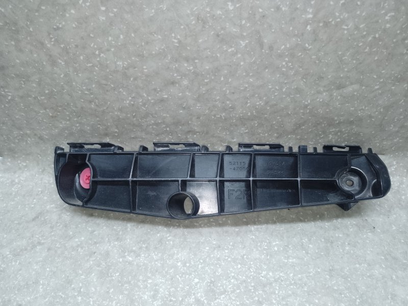 Запчасть кронштейн переднего бампера (на крыле) правый TOYOTA PRIUS 16- 2017 1.8 2ZRFXE 52115-47050 Б/У Кронштейн переднего бампера (на крыле) правый TOYOTA PRIUS 16- 2017 1.8 2ZRFXE 52115-47050 Б/У