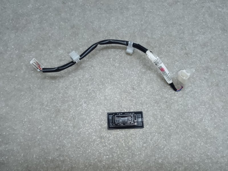 Кнопка аварийной сигнализации PRIUS 16- 2017 1.8 2ZRFXE