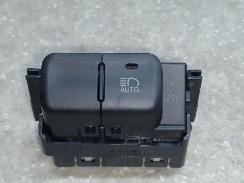 Кнопка TOYOTA PRIUS 16- 2017 1.8 2ZRFXE 84010-47250 Б/У