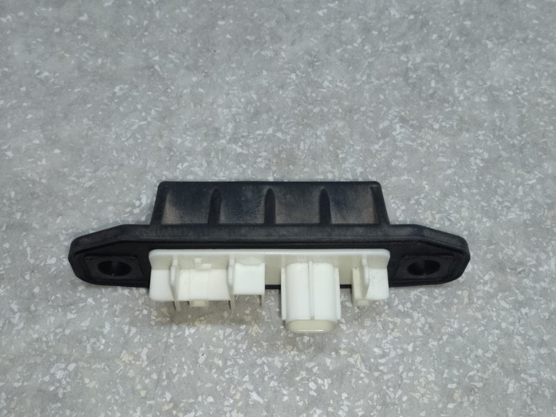 Кнопка открывания багажника наружная PRIUS 16- 2017 1.8 2ZRFXE