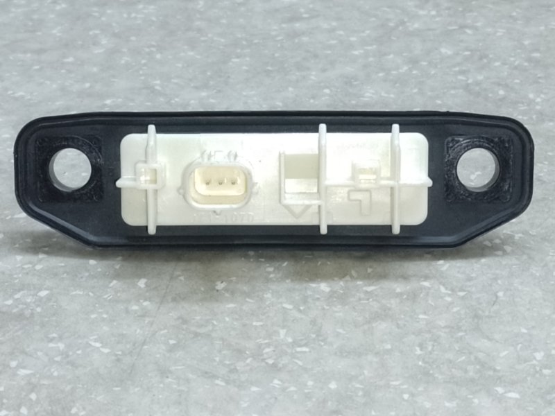 Кнопка открывания багажника наружная TOYOTA PRIUS 16- 1.8 2ZRFXE