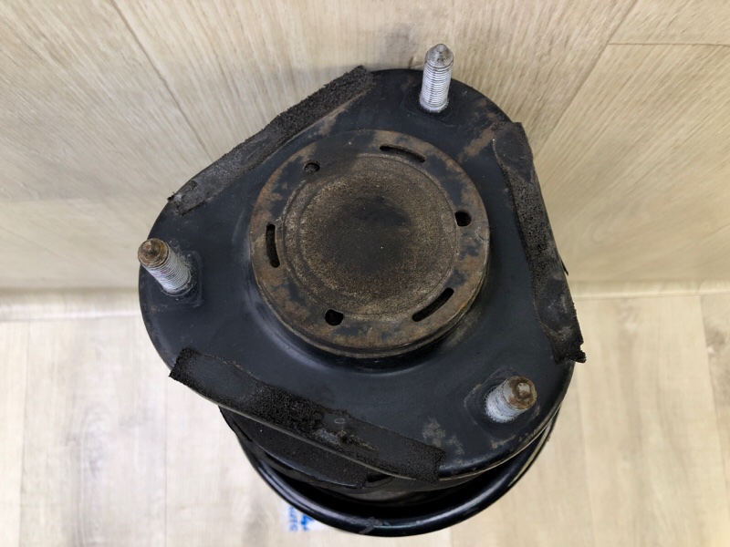 Амортизатор передний правый COROLLA 150 06-13 2011 1.8 2ZRFE Амортизатор передний правый COROLLA 150 06-13 2011 1.8 2ZRFE