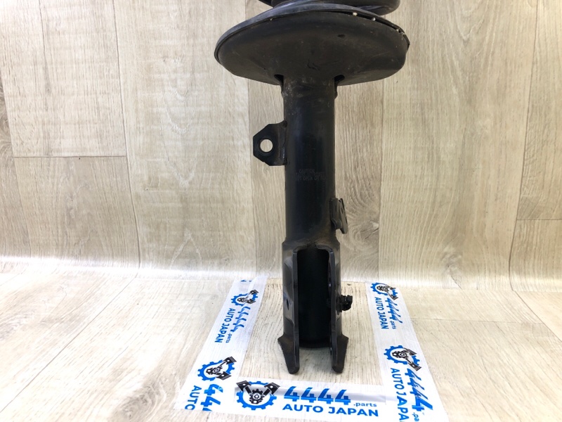 Амортизатор передний правый TOYOTA COROLLA 150 06-13 1.8 2ZRFE Амортизатор передний правый TOYOTA COROLLA 150 06-13 1.8 2ZRFE