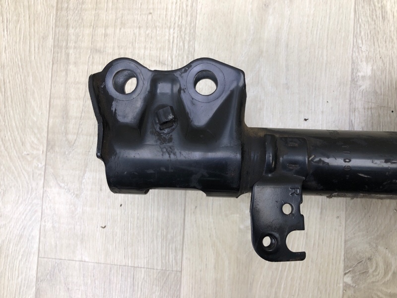 Амортизатор передний правый COROLLA 150 06-13 2011 1.8 2ZRFE Амортизатор передний правый COROLLA 150 06-13 2011 1.8 2ZRFE