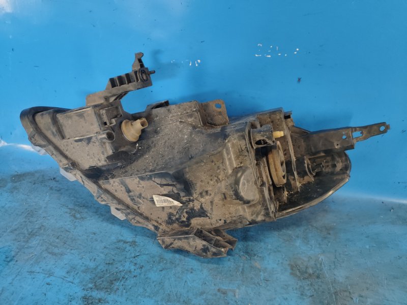 Фара правая VERSA B17 11-19 Фара правая VERSA B17 11-19