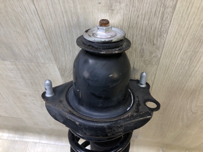 Амортизатор задний левый COROLLA 150 06-13 2011 1.8 2ZRFE Амортизатор задний левый COROLLA 150 06-13 2011 1.8 2ZRFE