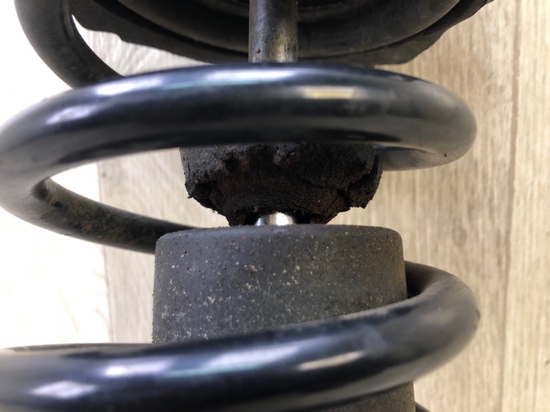 Амортизатор задний левый COROLLA 150 06-13 2011 1.8 2ZRFE Амортизатор задний левый COROLLA 150 06-13 2011 1.8 2ZRFE