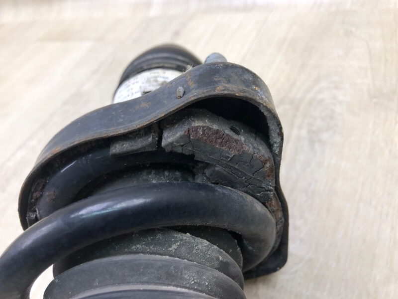 Амортизатор задний правый COMPASS 06-16 2014 2.0 ECN Амортизатор задний правый COMPASS 06-16 2014 2.0 ECN