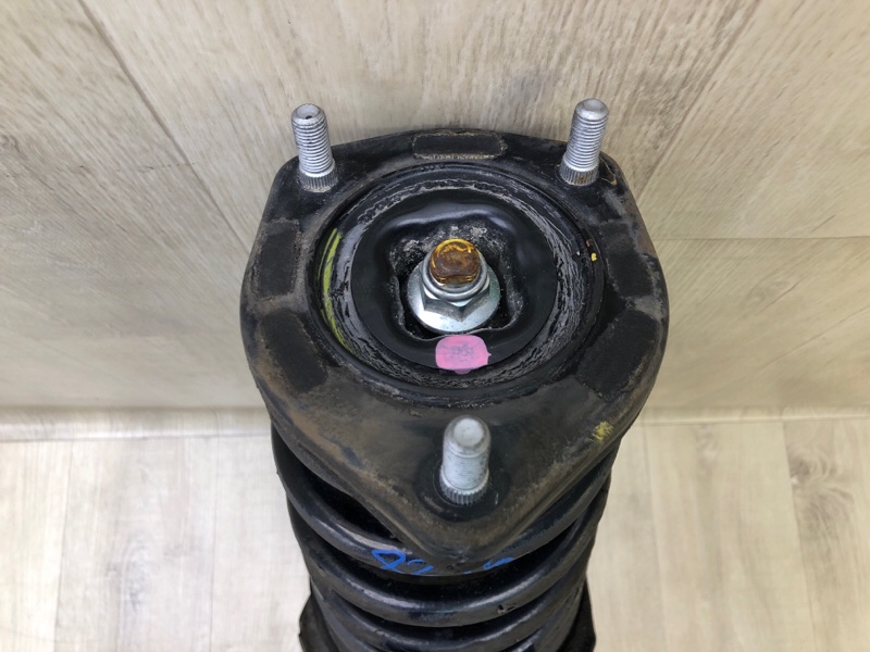 Амортизатор задний левый VENZA 09-16 2013 3.5 2GR-FE Амортизатор задний левый VENZA 09-16 2013 3.5 2GR-FE