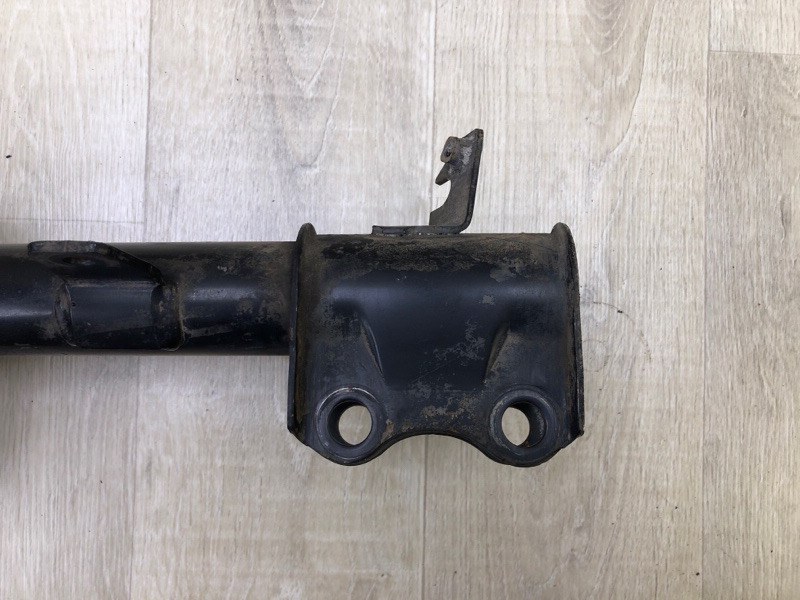 Амортизатор задний левый VENZA 09-16 2013 3.5 2GR-FE Амортизатор задний левый VENZA 09-16 2013 3.5 2GR-FE