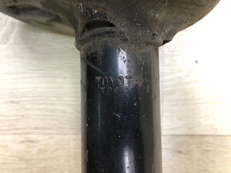 Амортизатор задний левый VENZA 09-16 2013 3.5 2GR-FE Амортизатор задний левый VENZA 09-16 2013 3.5 2GR-FE