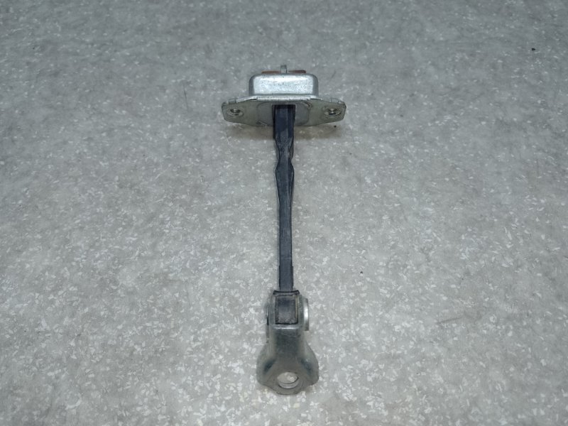 Ограничитель двери задний SUZUKI SX4 06-13 2008 Хетчбек 2.0 81830-57L01 Б/У