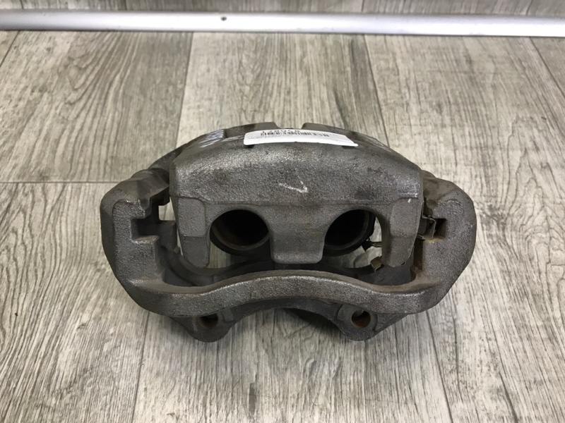 Суппорт тормозной передний правый G35 03-07 Суппорт тормозной передний правый G35 03-07