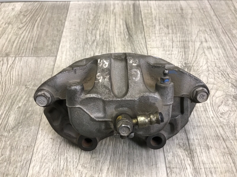 Суппорт тормозной передний правый G35 03-07 Суппорт тормозной передний правый G35 03-07