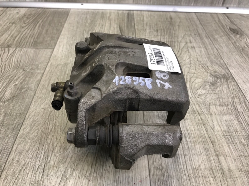 Суппорт тормозной передний правый G35 03-07 Суппорт тормозной передний правый G35 03-07