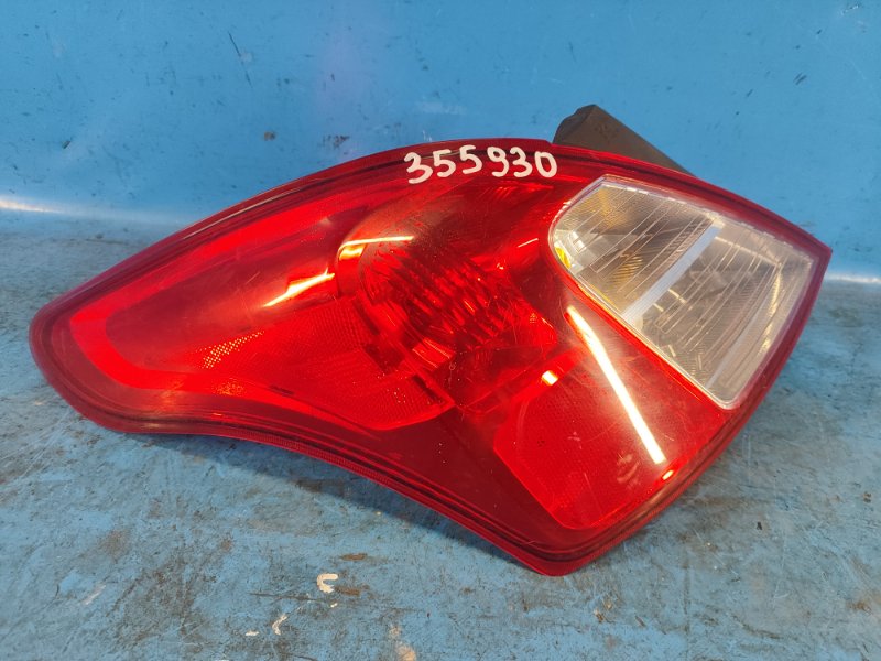 Фонарь наружный левый VERSA B17 11-19