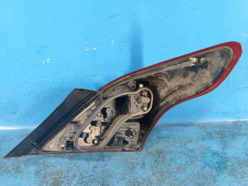 Фонарь наружный левый VERSA B17 11-19