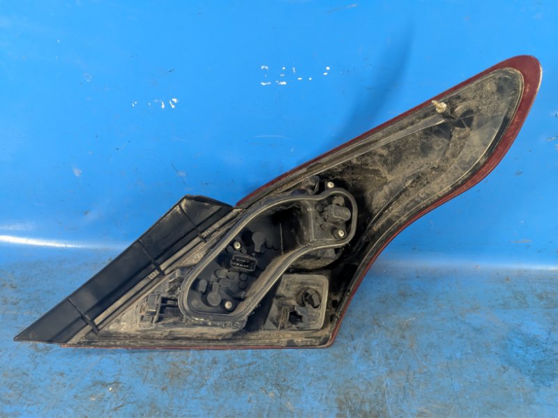 Фонарь наружный левый VERSA B17 11-19