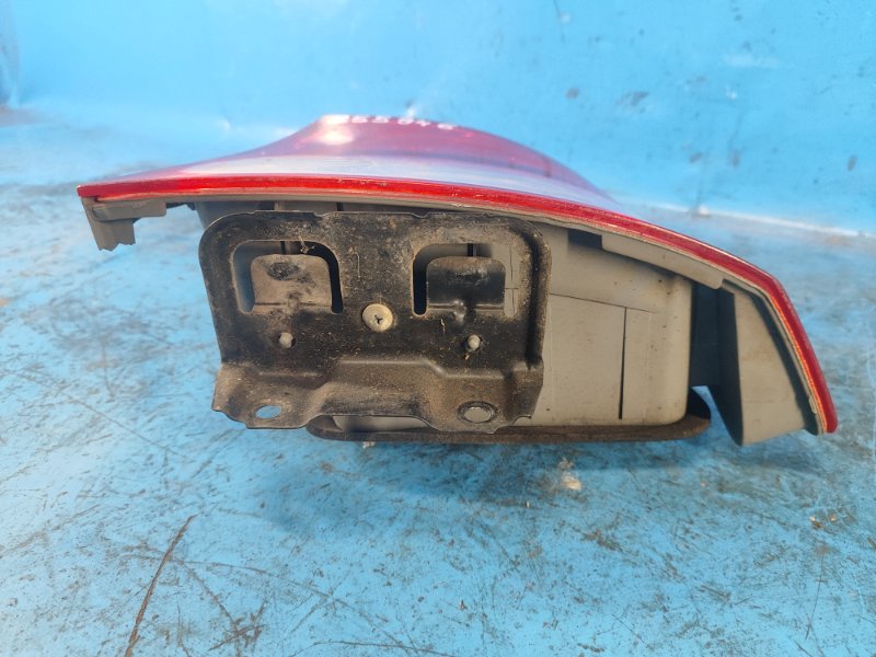 Фонарь наружный правый CIVIC 4D 06-11