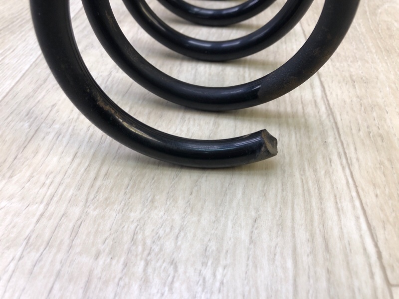 Пружина задней подвески левая FORD FOCUS 10-18 2.0 C20HDEX