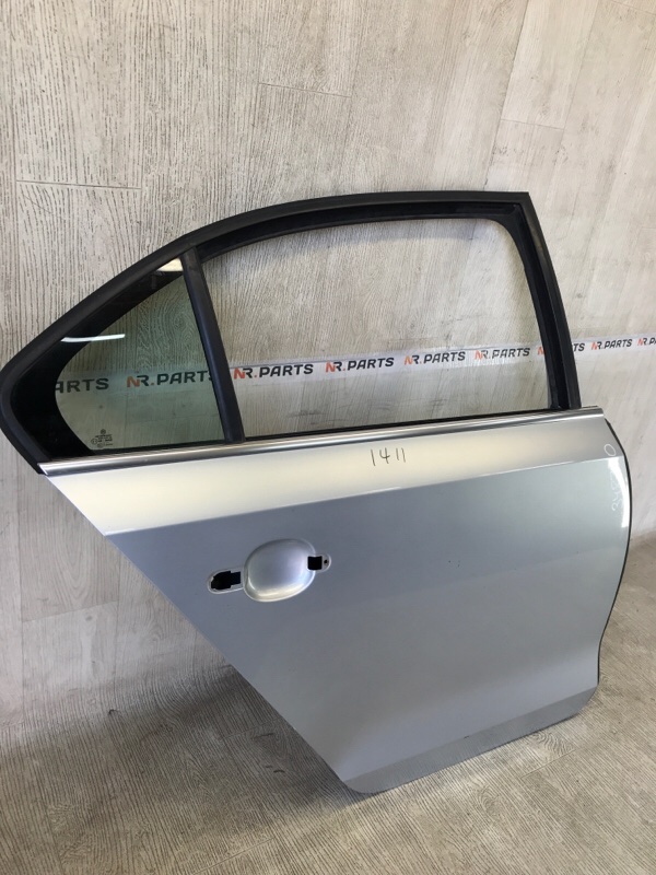 Дверь задняя правая JETTA USA 10-17
