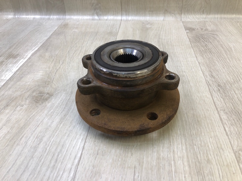 Ступица передняя правая VOLKSWAGEN JETTA USA 10-17 JETTA USA 10-17 2.5 5K0 498 621 Б/У